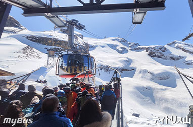 ティトリス山の万年雪と氷河を体験