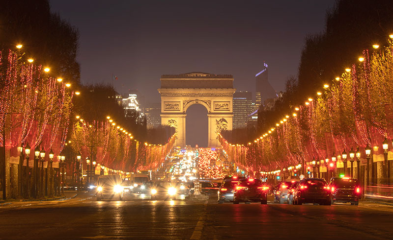 【日本語送迎】12・1月限定！パリのイルミネーション夜景観光ツアー（専用車付）