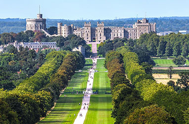 城と王室ゆかりの観光