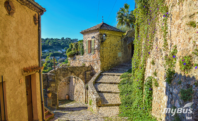 プライベート 南仏コートダジュールの素敵な小さな村めぐり1日ツアー 専用車付き マイバスヨーロッパ公式サイト